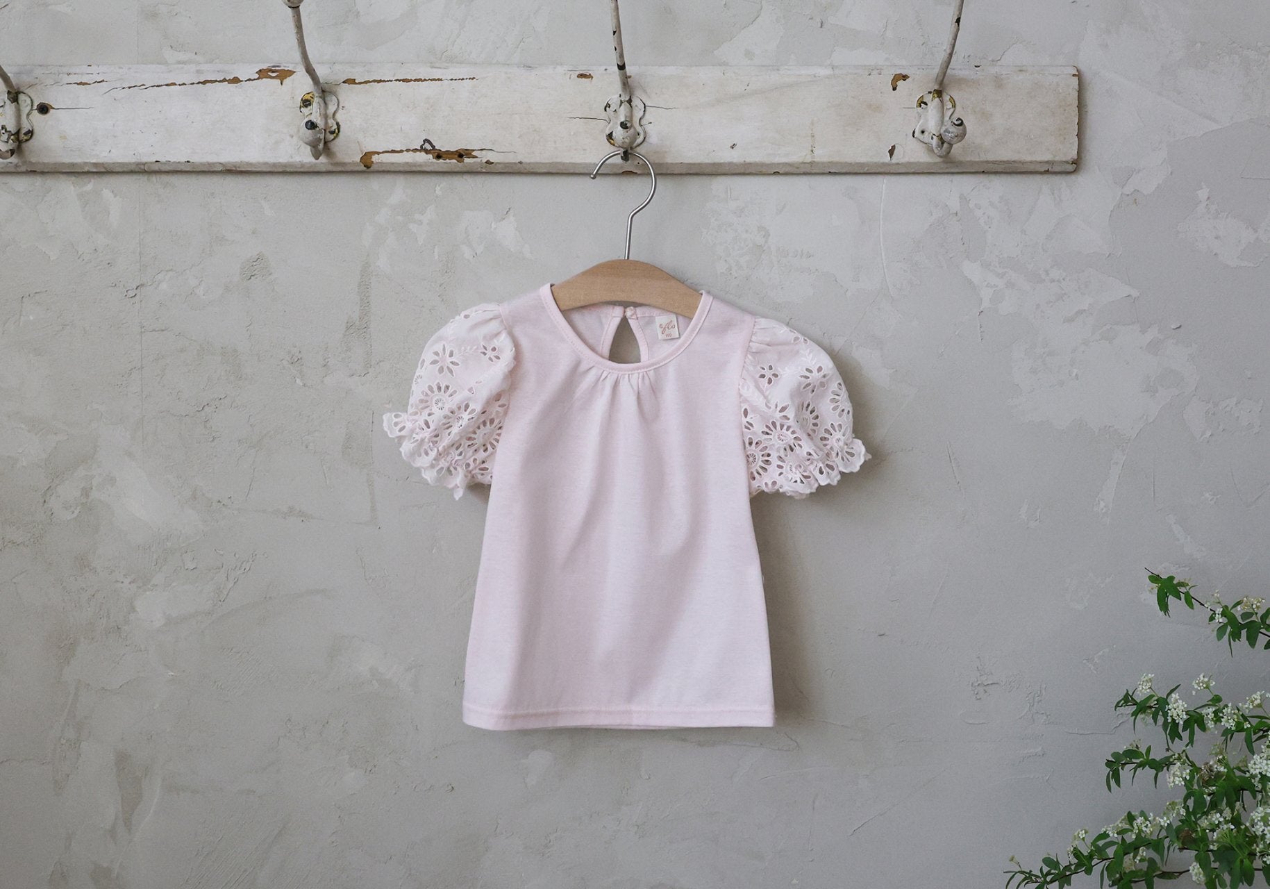 2026 flo Summer - 雕花蕾絲蓬袖短TEE 4色 (80-135cm)