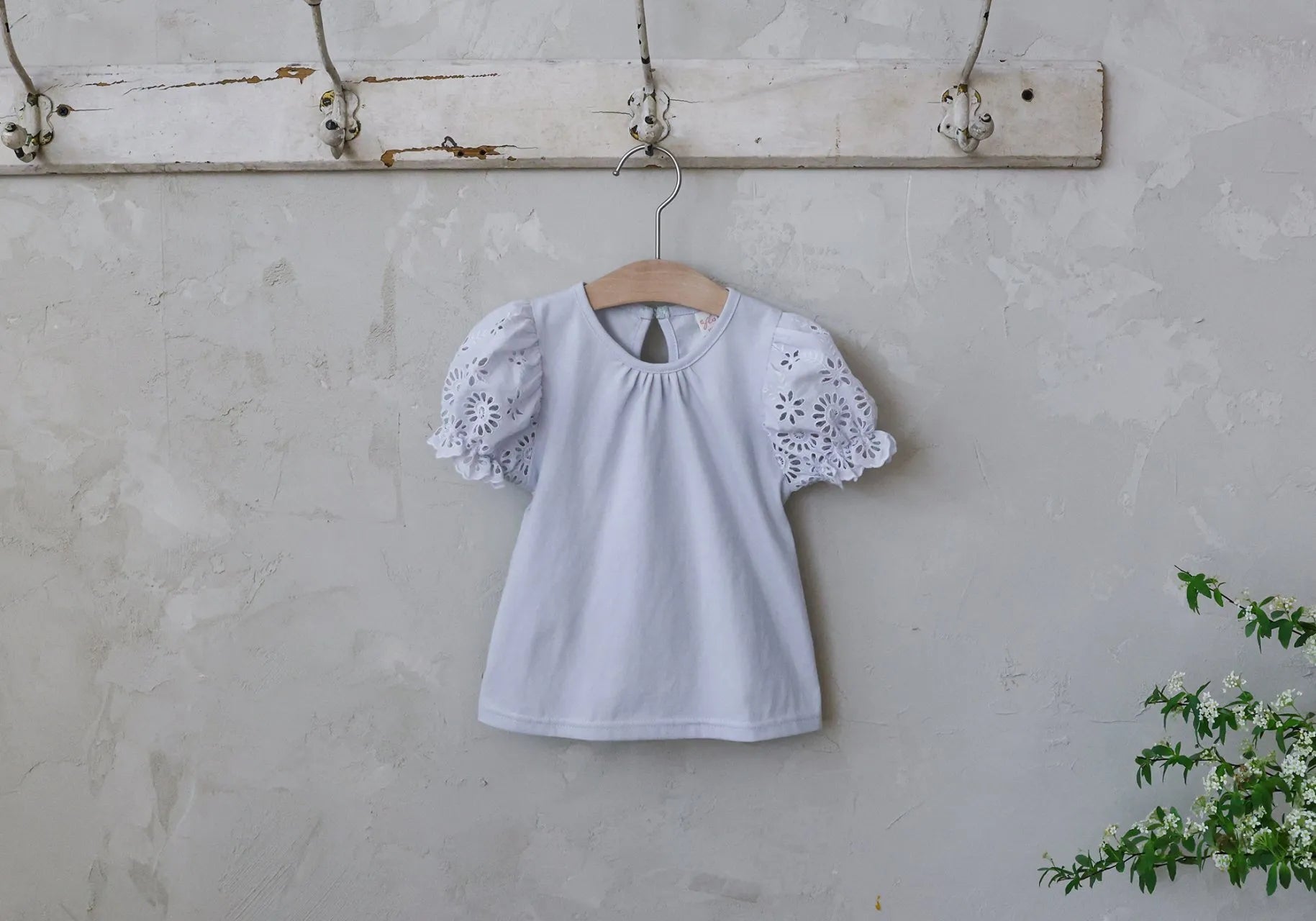 2026 flo Summer - 雕花蕾絲蓬袖短TEE 4色 (80-135cm)